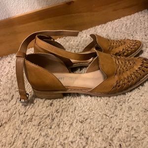 Leather moccasin-style flats
